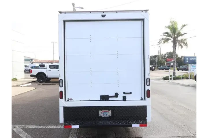 $34767 : GMC Savana 2022 3500 2dr 139 image 9