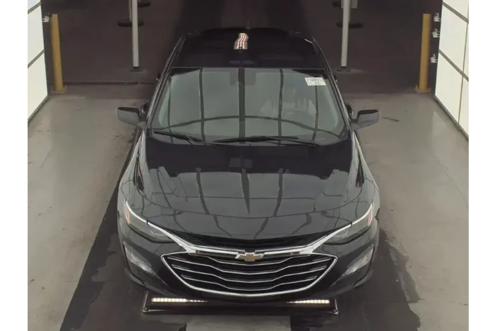 $16193 : Chevrolet Malibu 2023 LT 4dr image 2