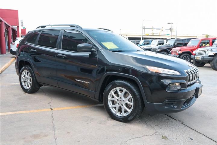 $13988 : 2015 Cherokee Sport image 4