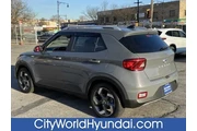 $15086 : Hyundai VENUE 2021 SEL 4dr C thumbnail