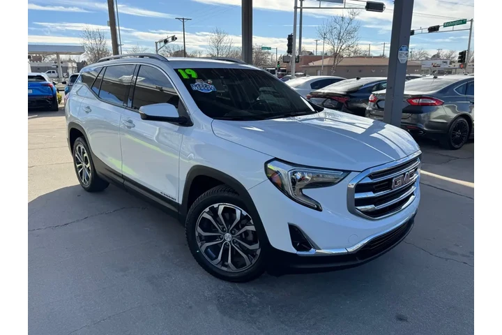 2019 GMC Terrain SLT image 3