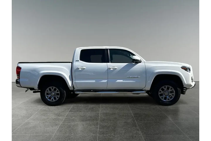 $29777 : Toyota Tacoma 2017 4x4 TRD P image 8