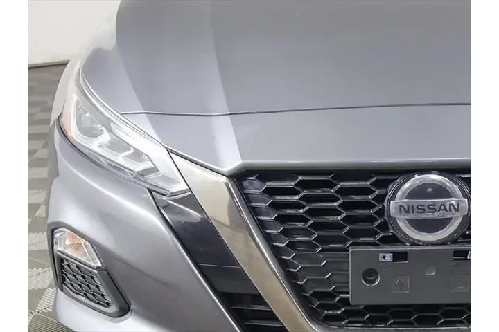 $11499 : Nissan Altima 2020 2.5 SR 4d image 10