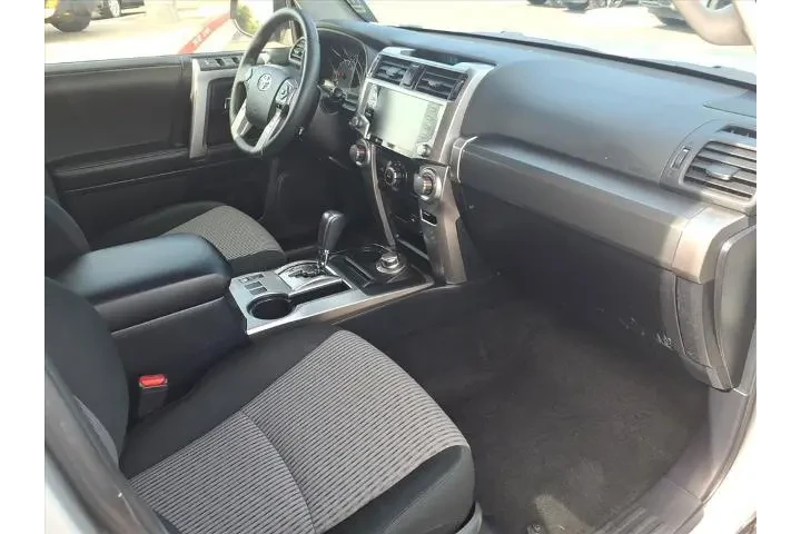 $38227 : Toyota 4Runner 2024 4x4 SR5 image 10