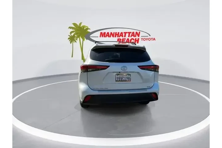 $34566 : Toyota Highlander 2022 XLE 4 image 7