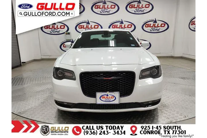 $27991 : Chrysler 300 2023 S V6 4dr S image 2