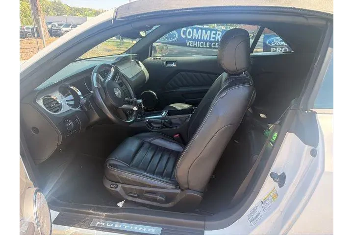 $12039 : Ford Mustang 2012 V6 2dr Con image 5