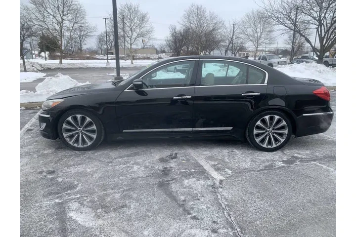 $8995 : 2014 Genesis 5.0L R-Spec image 3