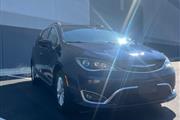 $13995 : 2017 Pacifica Touring-L thumbnail