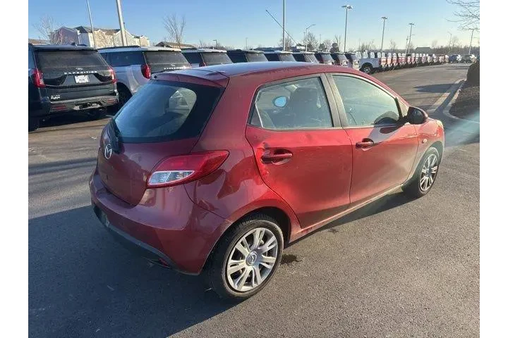 $10000 : Mazda Mazda2 2014 Sport 4dr image 6