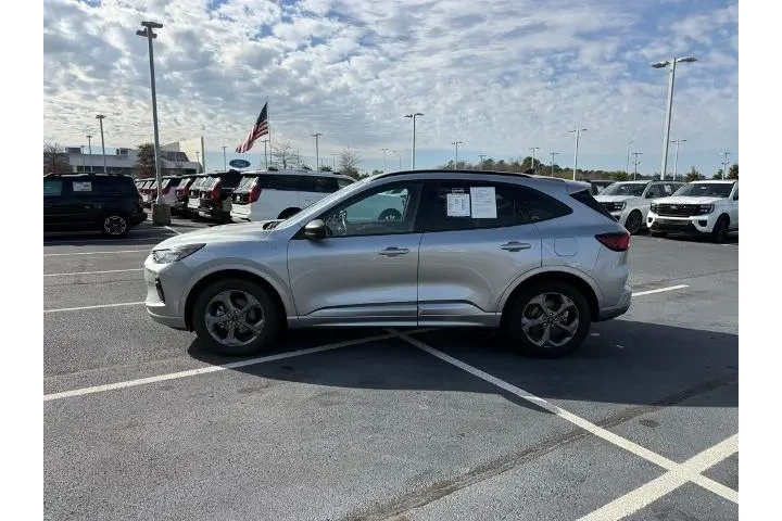 $21498 : Ford Escape 2024 ST-Line 4dr image 4