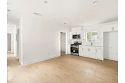 $2395 : Beautiful Home 2B/1B thumbnail