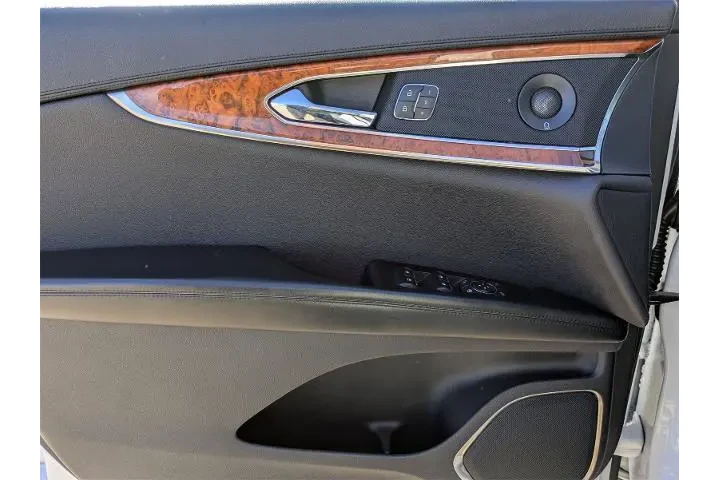 $19825 : Lincoln Nautilus 2019 Reserv image 10