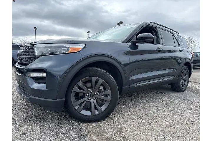 $33175 : Ford Explorer 2023 AWD XLT 4 image 2