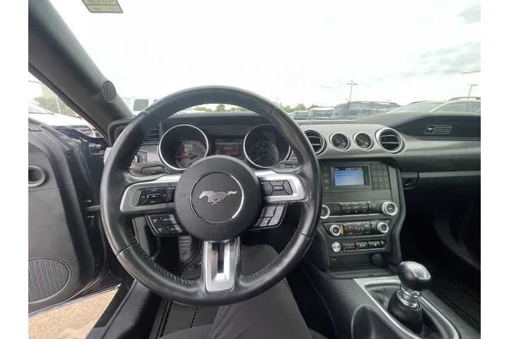 $33559 : Ford Mustang 2020 GT 2dr Fas image 1