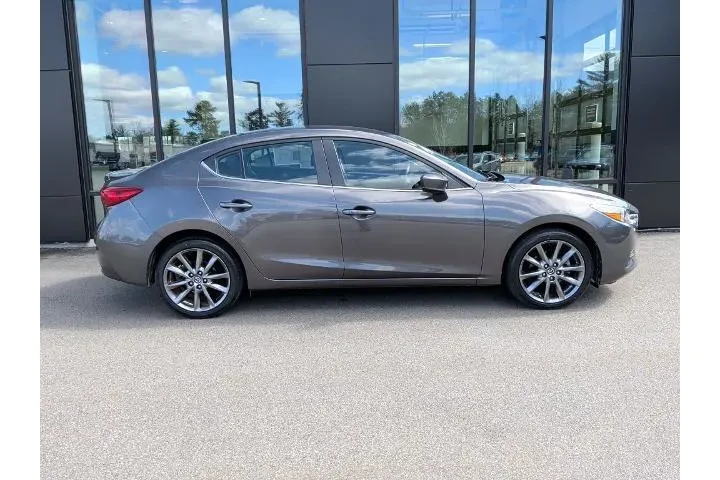 $16995 : Mazda Mazda3 2018 Touring 4d image 5