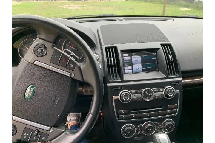 $12995 : 2015 Land Rover LR2 image 9