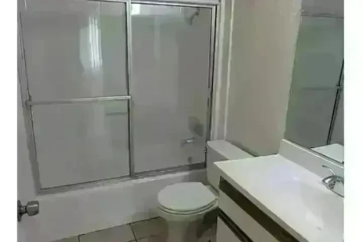 $2450 : APARTAMENTO MODERNO DE 2 RECS image 3