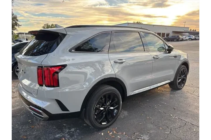 $33775 : Kia Sorento 2023 AWD SX 4dr image 2