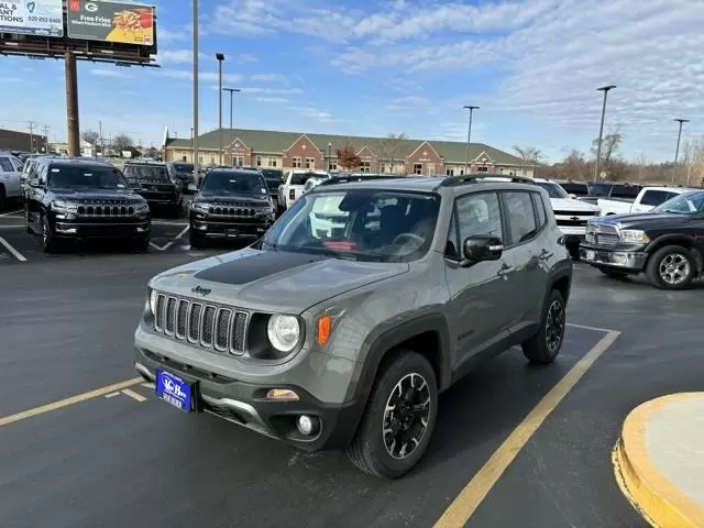 $22149 : Pre-Owned 2023 Renegade Latit image 4