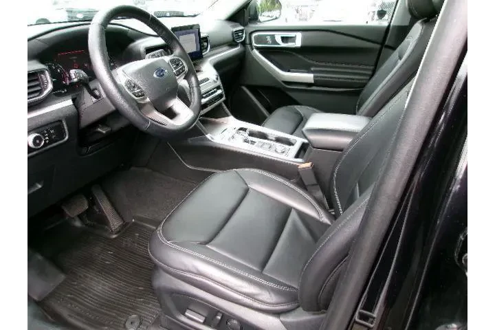 $31582 : Ford Explorer 2022 AWD XLT 4 image 10
