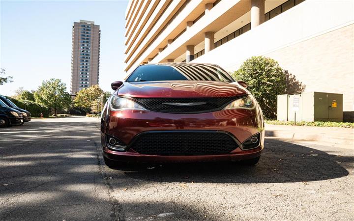 $13550 : 2018 CHRYSLER PACIFICA image 8