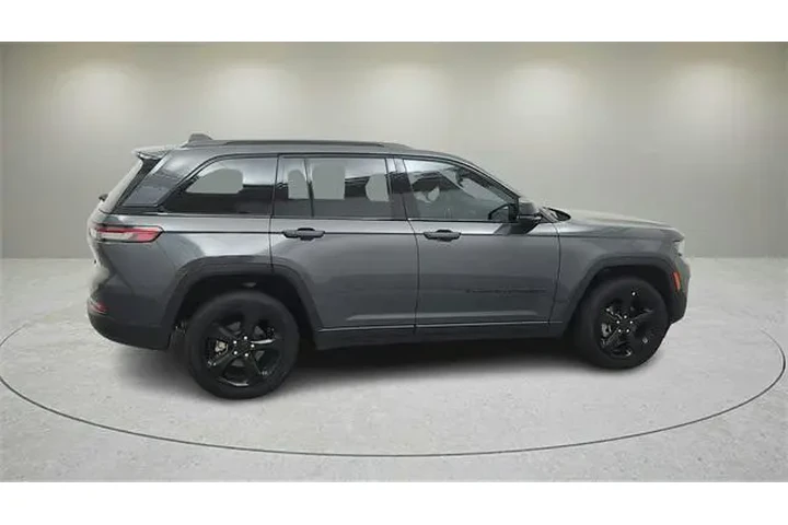 $31999 : Jeep Grand Cherokee 2023 4x4 image 10