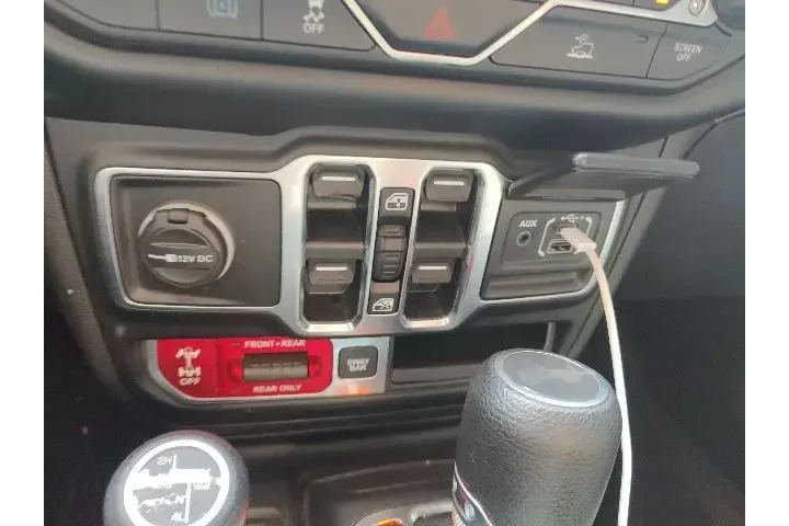 $31999 : Jeep Wrangler Unlimited 2021 image 10