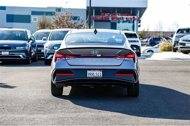 $20991 : Hyundai ELANTRA 2025 SEL Spo image 4