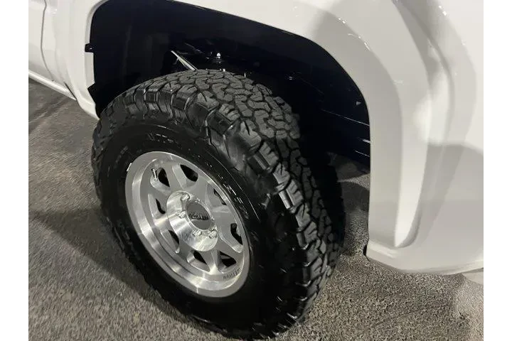 $38999 : Toyota Tacoma 2024 4x4 SR5 4 image 8