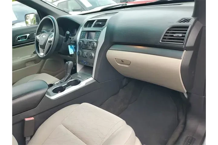 $4990 : Ford Explorer 2015 Base 4dr image 9