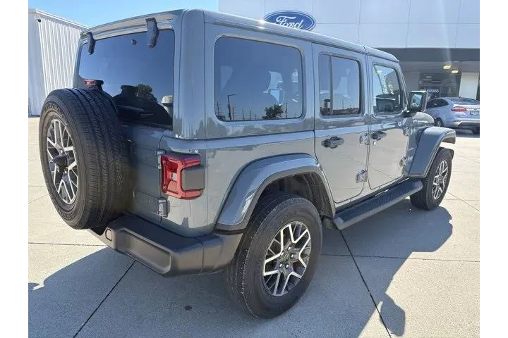 Jeep Wrangler 2024 4x4 Sahar image 5