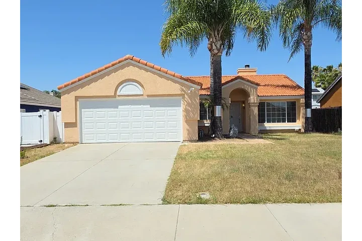 $1000 : Move in ready home image 2