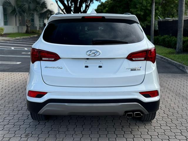 $13900 : 2018 Hyundai Santa Fe Sport image 7