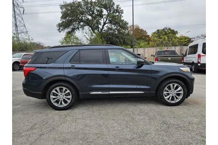 $24100 : Ford Explorer 2023 XLT 4dr S image 2
