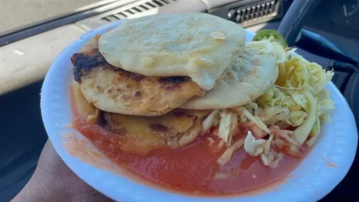 PUPUSAS ILIMITADAS MAIZ ARROZ image 3