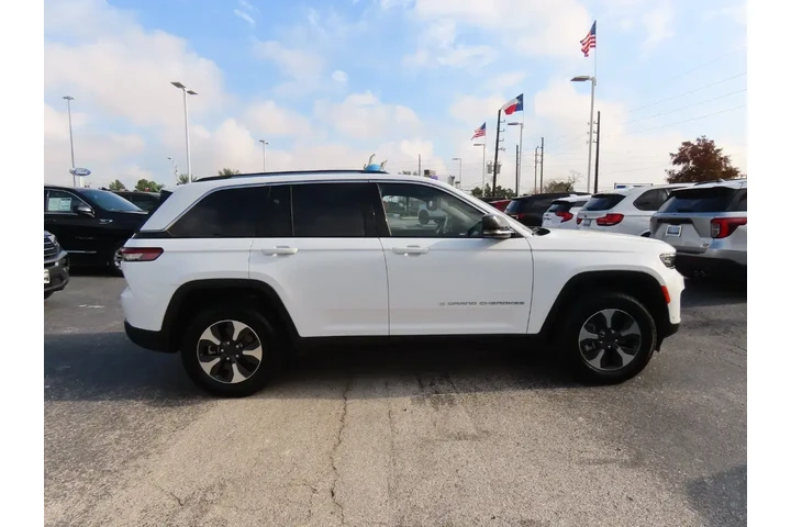 $26999 : Jeep Grand Cherokee 2022 4x4 image 8