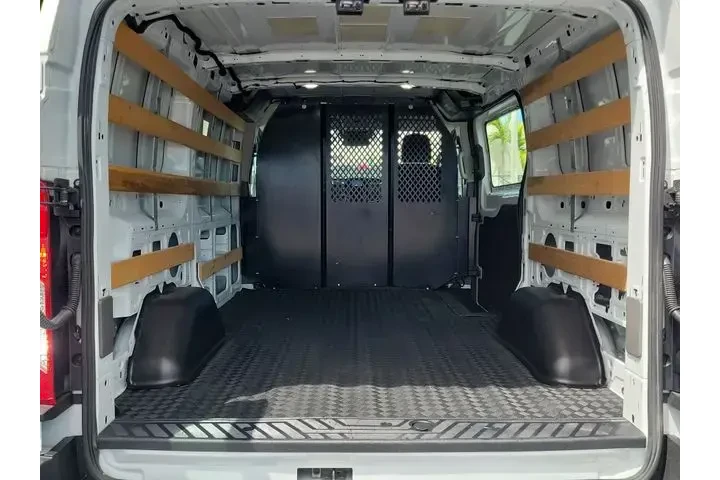 $32490 : Ford Transit 2024 250 3dr SW image 6