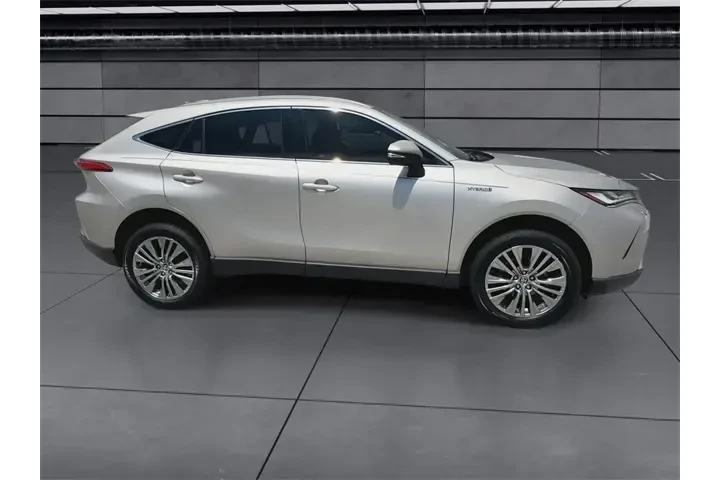 $27388 : Toyota Venza 2021 AWD XLE 4d image 9