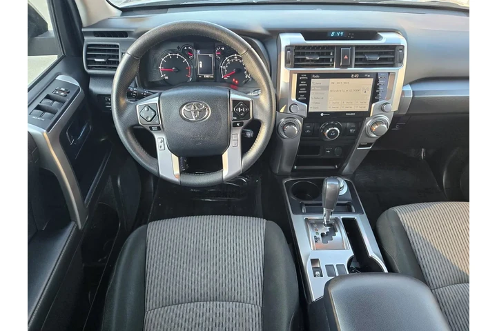 $32993 : Toyota 4Runner 2023 4x4 SR5 image 10