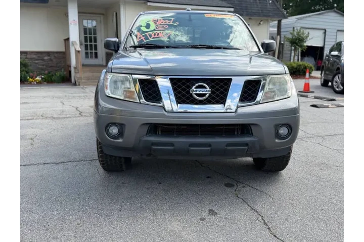 2016 Frontier SV image 10