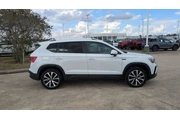 $21295 : Volkswagen Taos 2024 SE 4dr thumbnail
