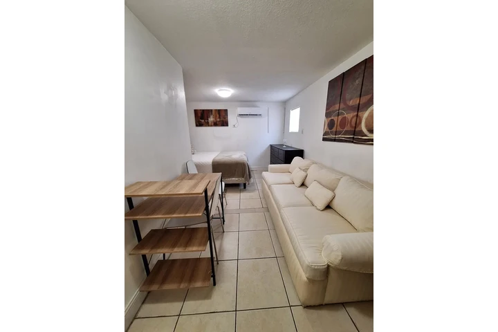 $1500 : EFFICIENCY en West Miami image 7