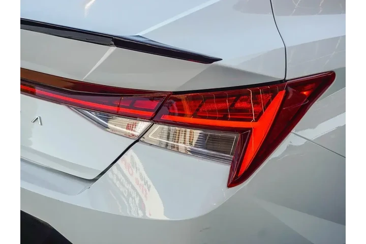 $21762 : Hyundai ELANTRA 2023 N Line image 9