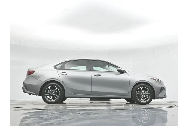 $16659 : Kia Forte 2022 FE 4dr Sedan image 8