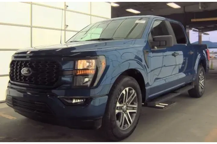 $39400 : Ford F-150 2023 4x2 XL 4dr S image 1