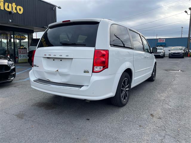 $9995 : 2017 Grand Caravan image 6