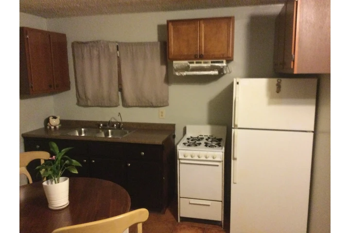 $1575 : STUDIO Amueblado+Wifi+Patio=$1 image 8
