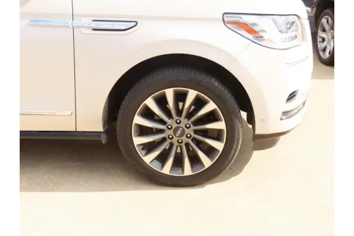 $32911 : Lincoln Navigator L 2020 4x2 image 7