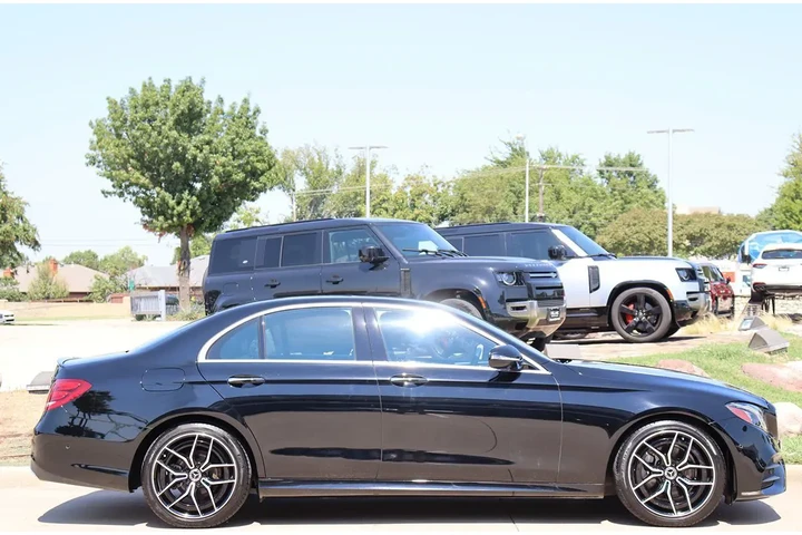 $27929 : 2019 E 300 RWD Sedan image 8